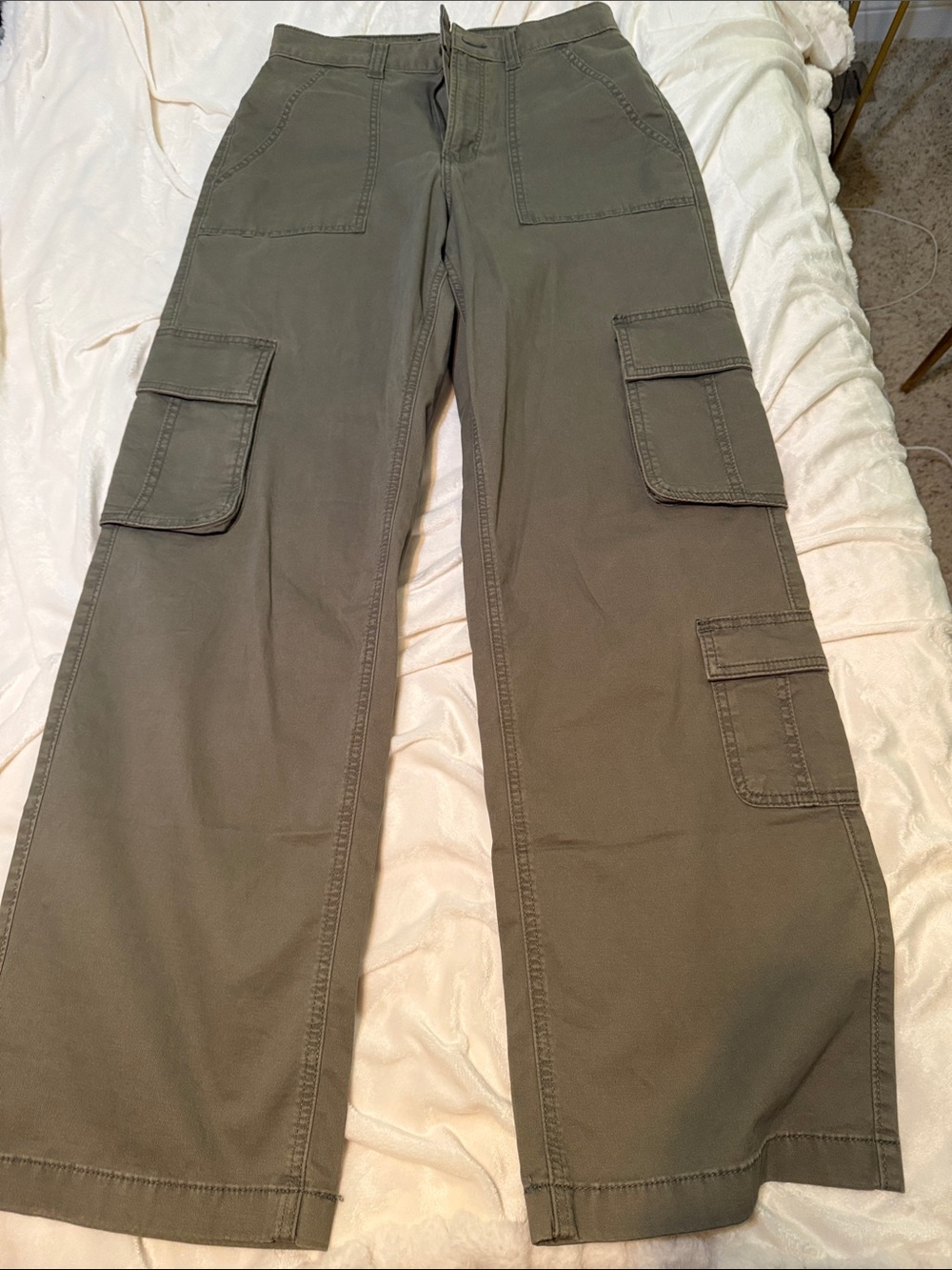 Hollister Olive Green Women's Cargo Jeans
